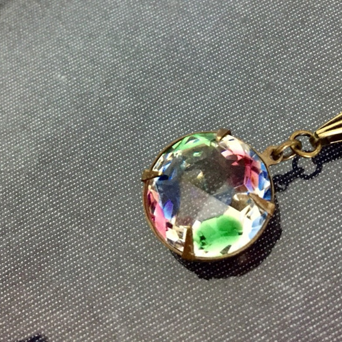 大粒 アンティーク アイリス ガラス ペンダント ネックレス 虹色 