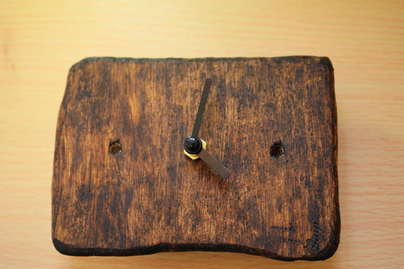 木製の掛け時計(ジャコビアン色) 2枚目の画像