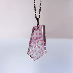 Kiriko Jewelry　切子ペンダント　菊繋ぎ＆籠目　金赤（ピンク） 3枚目の画像