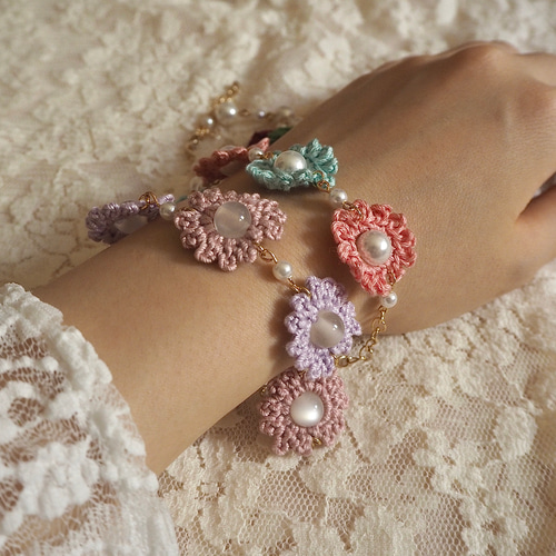 バンビのブレスレット (全2色) かぎ針刺繍 ブレスレット zagara 通販