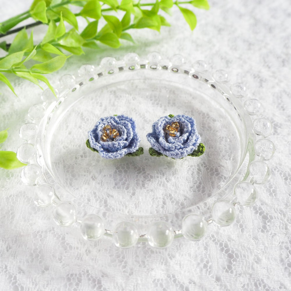 一輪の薔薇(ブルー：全5色) ピアス・イヤリング　かぎ針刺繍 3枚目の画像