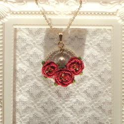 薔薇の鐘(レッド：全5色) ペンダントトップ　かぎ針刺繍 2枚目の画像