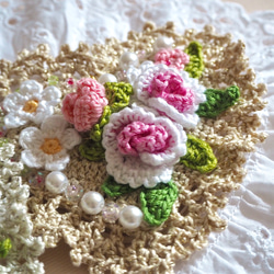 甘いお花のデザート ブローチ (全2色)　かぎ針刺繍 5枚目の画像
