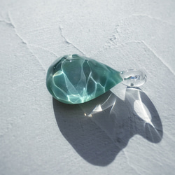 Sea glass pendant　L＊エメラルドグリーン 3枚目の画像