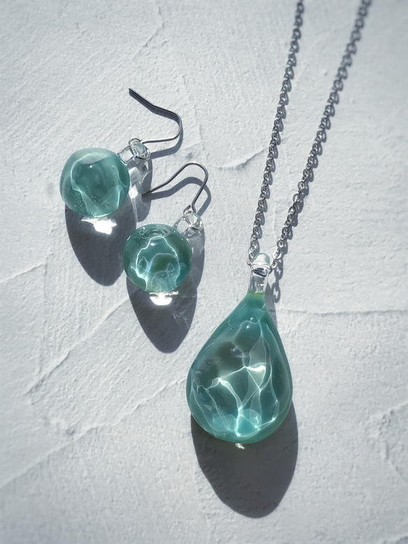 Sea glass pendant　L＊エメラルドグリーン 5枚目の画像