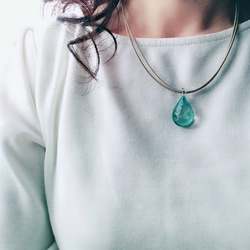 Sea glass pendant　L＊エメラルドグリーン 7枚目の画像