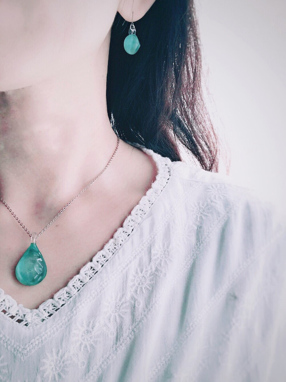 Sea glass pendant　L＊エメラルドグリーン 8枚目の画像