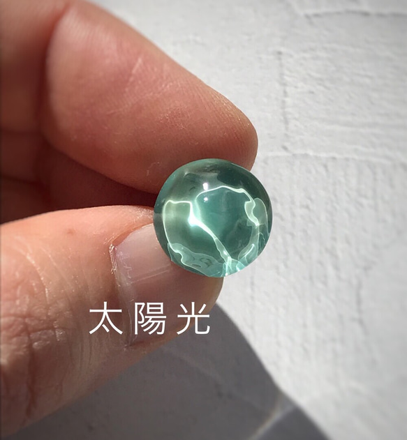 Creema限定！Sea glass ピアス／イヤリング（揺れないタイプ）＊エメラルドグリーン 4枚目の画像