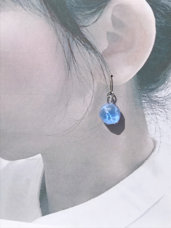 Creema限定！Sea glass ピアス／イヤリング＊ライトブルー 6枚目の画像