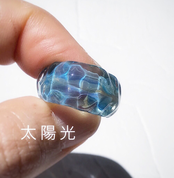 Sea glassイヤーカフ＊ウォータリーブルー 4枚目の画像