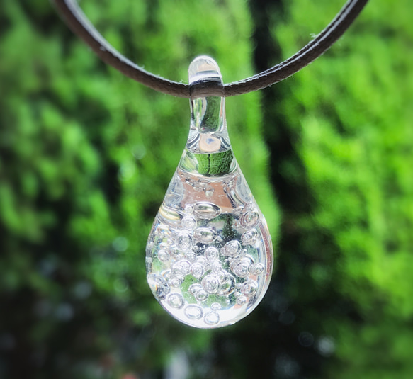 ドロップガラスペンダントL＊透明（泡入り） ネックレス・ペンダント