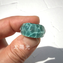 Sea glassイヤーカフ＊エメラルドグリーン 4枚目の画像