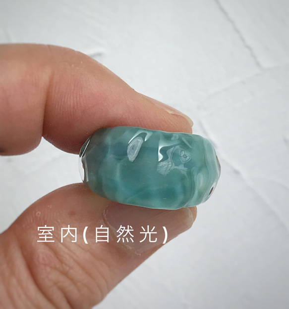 Sea glassイヤーカフ＊エメラルドグリーン 5枚目の画像