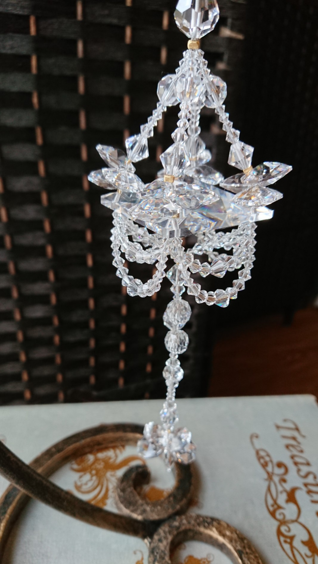 アイアンスタンド付オブジェ　シャンデリアモチーフ（サンキャッチャー）