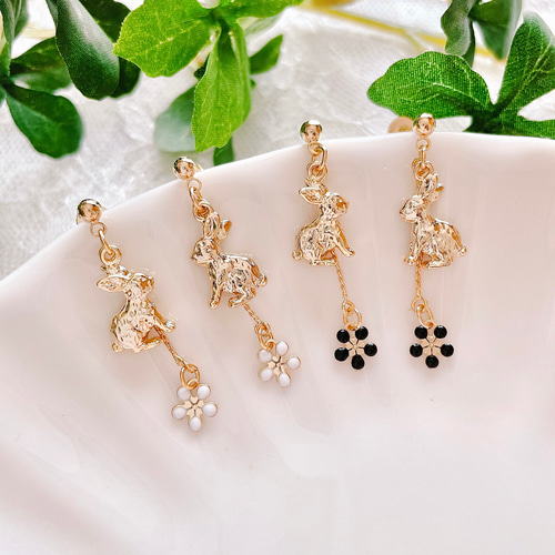 【みっちゃん様】フラワーカービング ピアス K］リカちゃん アクセサリー リカちゃん ピアス ポピーパーカー