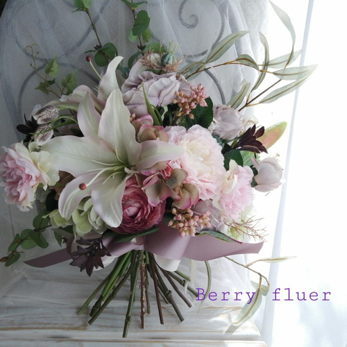ユリの素敵クラッチブーケ＆ブートニア☆送料無料 ブーケ berry fleur  