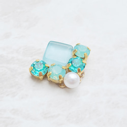 Resale x 2 [金屬零件的選擇] Blue tile Swarovski 珍珠面具夾 Earrings Earrings 第2張的照片