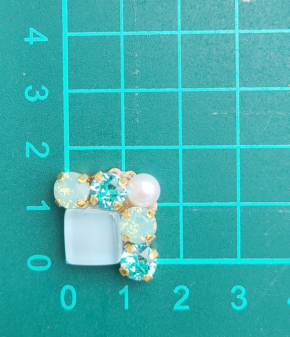 Resale x 2 [金屬零件的選擇] Blue tile Swarovski 珍珠面具夾 Earrings Earrings 第6張的照片