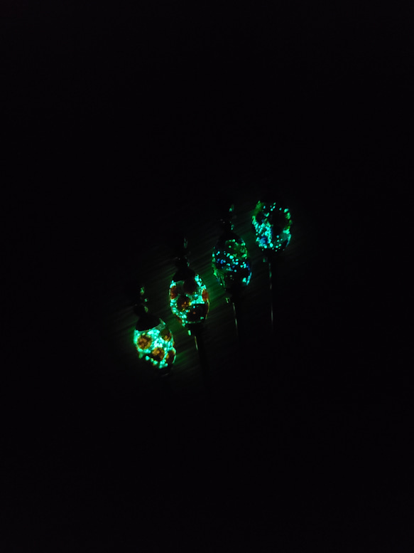 再次上架 x 1 [夜光] 夜光螢火蟲球 髮夾蜻蜓球 藍綠色 第5張的照片