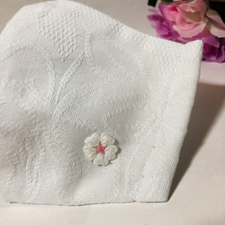 【再販×3】立体マスク 接触冷感 ホワイト ワンポイント花柄ピンクNo51 2枚目の画像