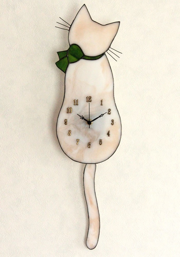 ネコ時計（白猫・緑リボン） 2枚目の画像