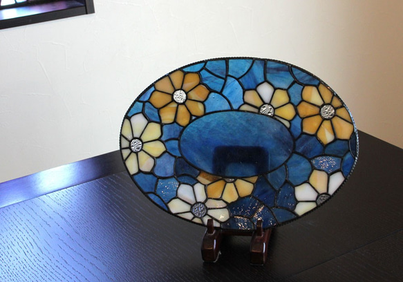 ステンドグラスの飾り皿・花 2枚目の画像