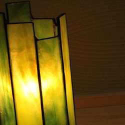 ステンドグラスの筒ランプ 2枚目の画像