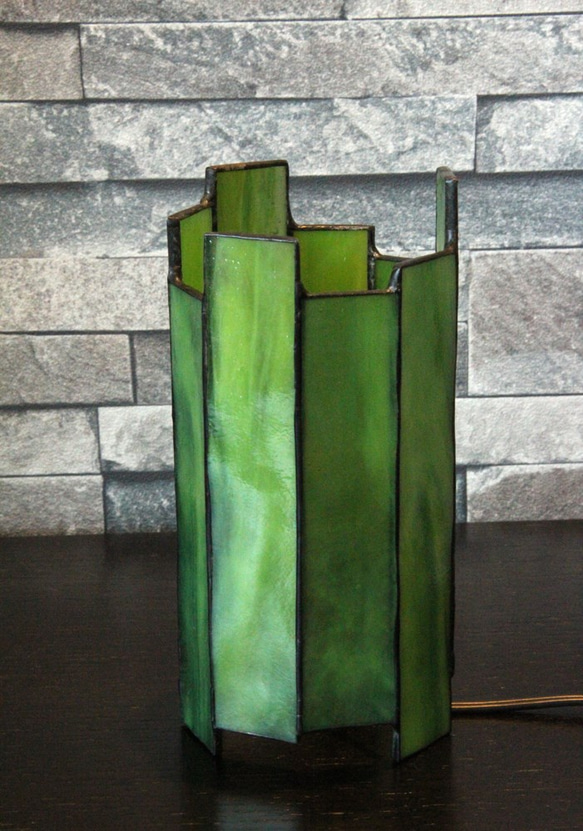 ステンドグラスの筒ランプ 4枚目の画像