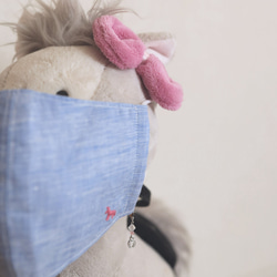 【再販】リネンシャンブレー馬ししゅう布製立体マスク(馬蹄チャーム付) 5枚目の画像