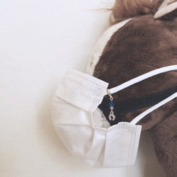 【再販】リネンシャンブレー馬ししゅう布製立体マスク(馬蹄チャーム付) 6枚目の画像