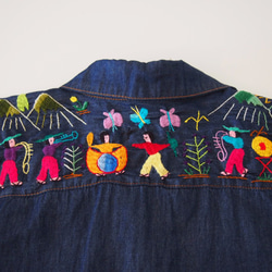メキシコ刺繍デニムシャツ【ミチョアカン刺繍 村の踊り②M】 ブラウス