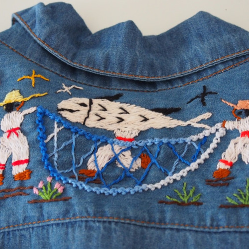 メキシコ刺繍デニムシャツ【ミチョアカン刺繍 村の踊り（サカナ）M 