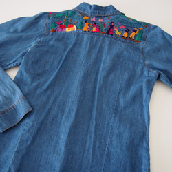 メキシコ刺繍デニムシャツ【ミチョアカン刺繍　村の踊り日常風景②M】 5枚目の画像