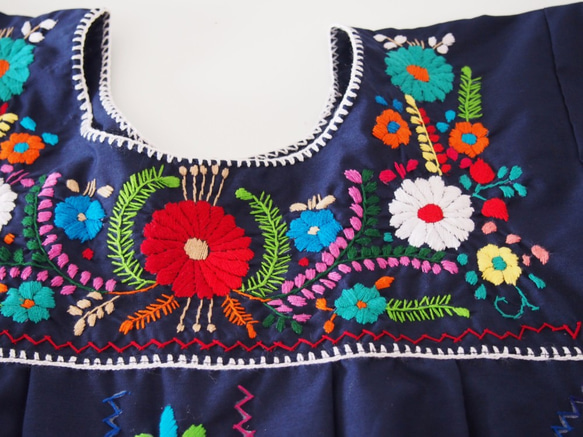 メキシコ刺繍ワンピース【プエブラ刺繍　ネイビーXマルチカラー】 6枚目の画像