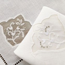 フラワー刺繍のランチョンマット＆ナフキン セット その他キッチン小物