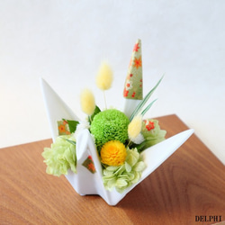 折り鶴のアレンジメント（ホワイトベース＆グリーン）【プリザーブドフラワー】和風アレンジメント　お祝い 3枚目の画像