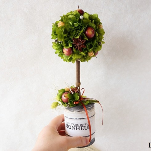 ナチュラルシックなりんごのトピアリー（ミニスワッグ付き