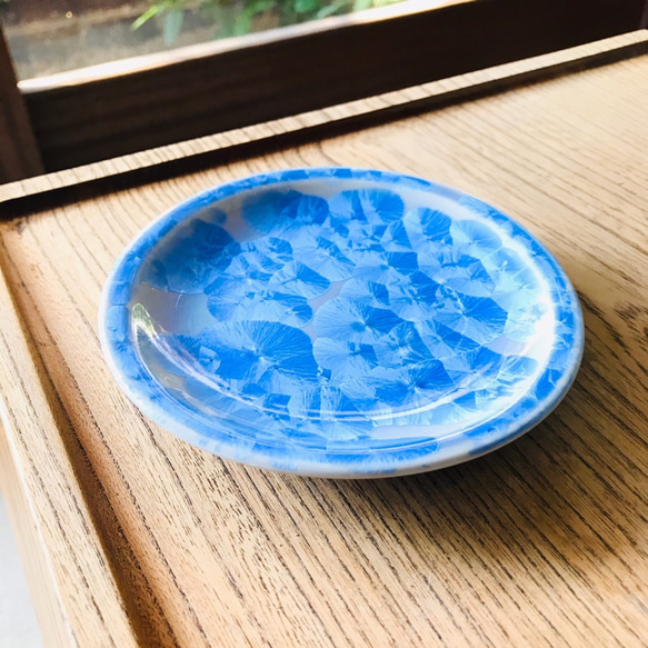 清水焼 花結晶 4寸丸皿(青) 1枚目の画像