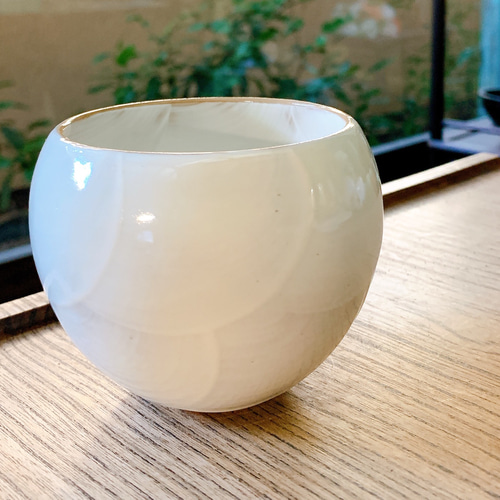 清水焼 / 京焼陶葊 (とうあん) 紫陽花、白椿湯呑み未使用美品 清水焼 / 京焼陶葊 (とうあん) 紫陽花、白椿湯呑み未使用美品 陶