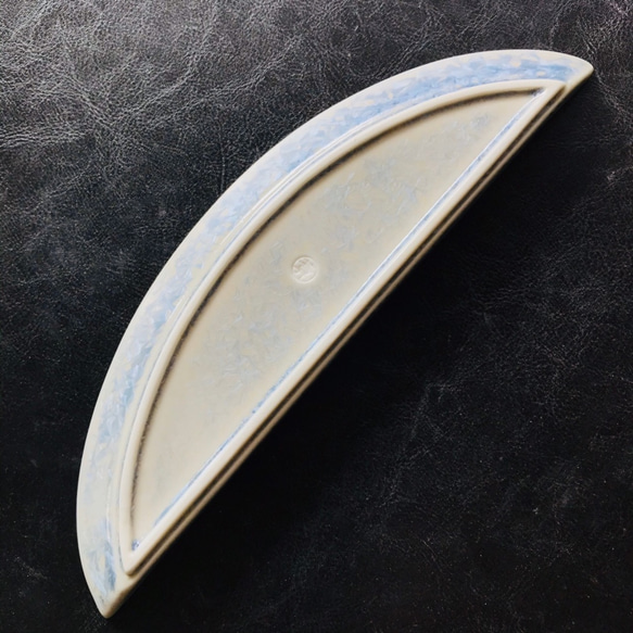 清水焼 花結晶 半月皿(銀藤) 5枚目の画像
