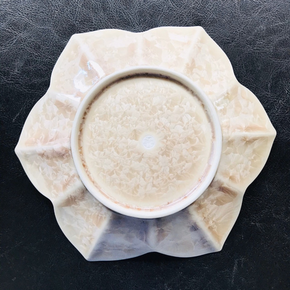 清水焼 花結晶 花型皿(ベージュ) 4枚目の画像