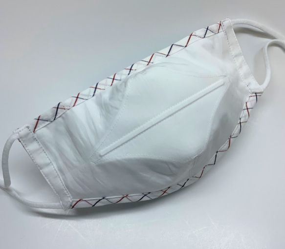 春柄刺繍の綿レース　白Ver.　布マスク　有料フィルターポケット 6枚目の画像
