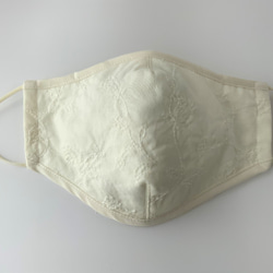 春柄刺繍の綿レース　ベージュVer.　布マスク　有料フィルターポケット 2枚目の画像