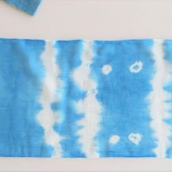 【送料無料】ボーダー+小丸　本藍染め　ガーゼ　cotton　ストール　母の日　天然素材　世界に1つだけ　プチギフト 1枚目の画像