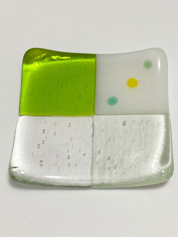 市松模様 ガラス箸置き豆皿　グリーン 2枚目の画像