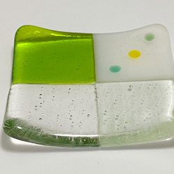 市松模様 ガラス箸置き豆皿　グリーン 4枚目の画像