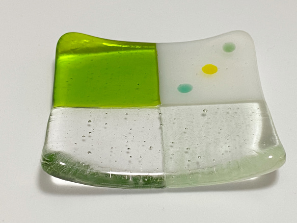 市松模様 ガラス箸置き豆皿　グリーン 4枚目の画像