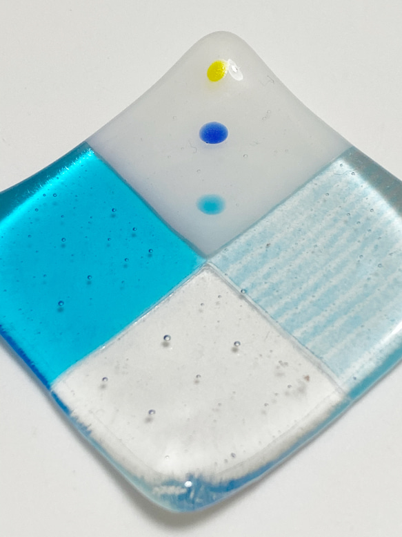 市松模様 ガラス箸置き豆皿　ブルー 1枚目の画像