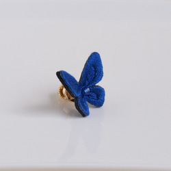 立体刺繍｜青い蝶のピンブローチ 4枚目の画像