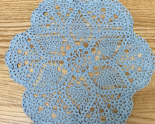 お洒落にアクセント⭐︎レース編みドイリー ライトブルー ラメ入り糸